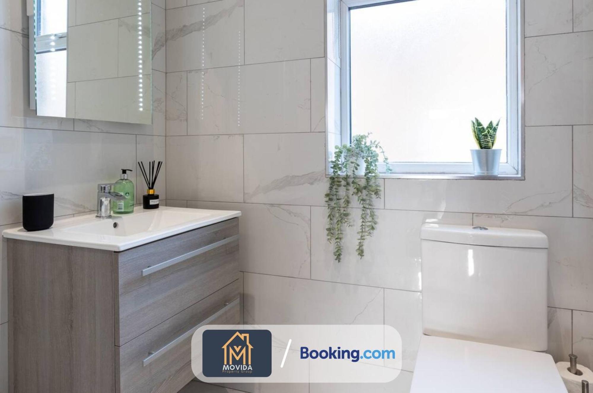 Central Elegant Three Bed Duplex By Movida Property Group Short Lets & Serviced Accommodation Harrogate Exteriör bild